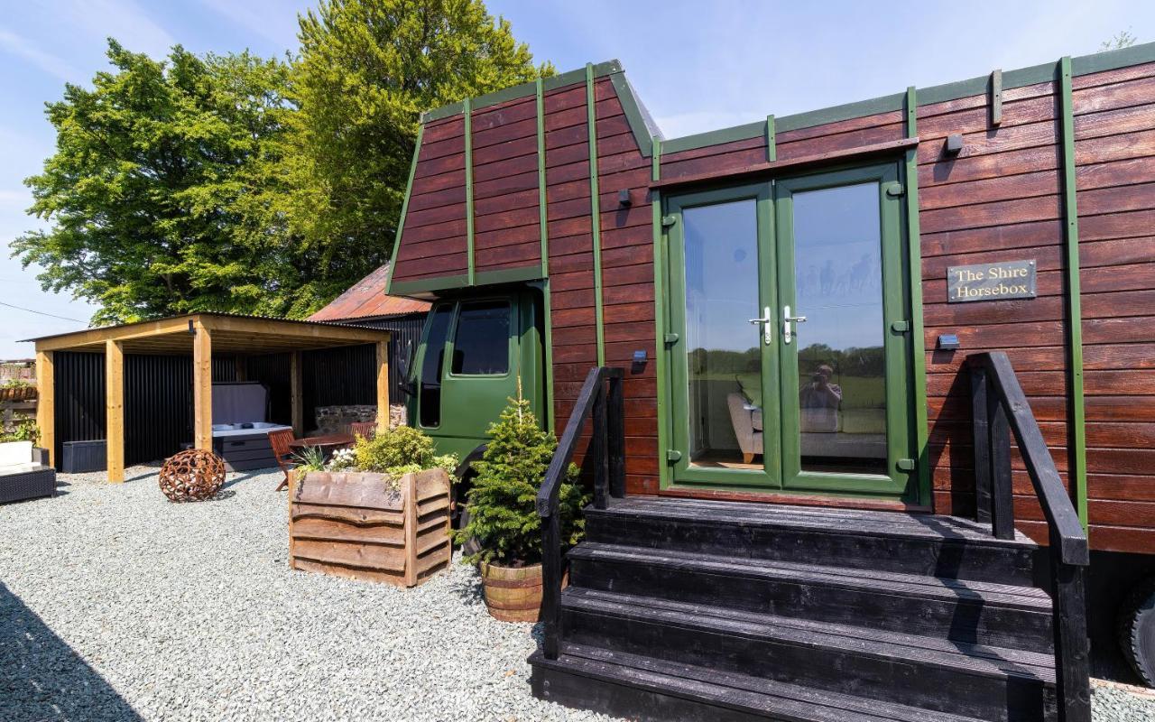 The Shire Luxury Converted Horse Lorry With Private Hot Tub Cyfie Farm Llanfyllin Exteriér fotografie