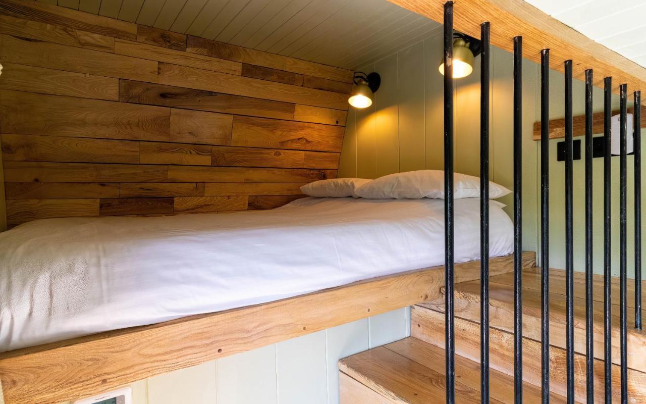 The Shire Luxury Converted Horse Lorry With Private Hot Tub Cyfie Farm Llanfyllin Exteriér fotografie